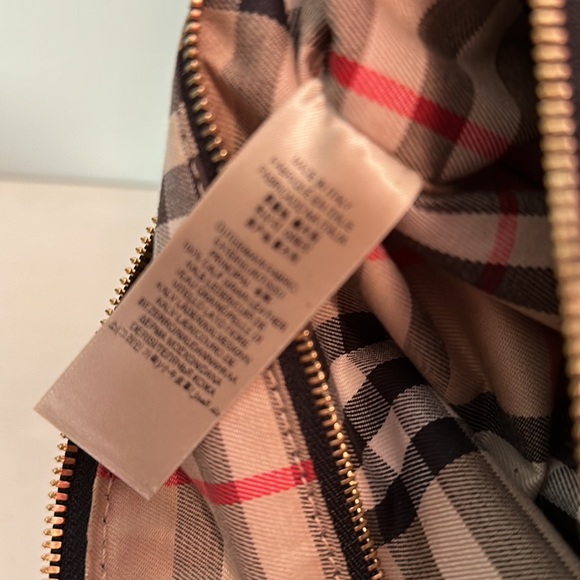 All leather /Italian leather with gold hardware from smoke and pet free home. - Picture 4 of 4